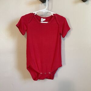 Kate Quinn Bamboo Red Bodysuit | Short Sleeve 18-24m